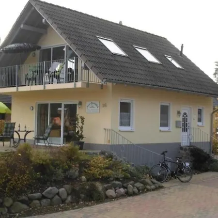 Grosse Mit Garten Und Seeblick Apartment Marienfelde