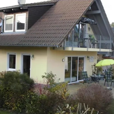 Grosse Mit Garten Und Seeblick *